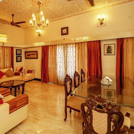 Santosh Villa - The House Of Antiques And Art Udaipur Extérieur photo