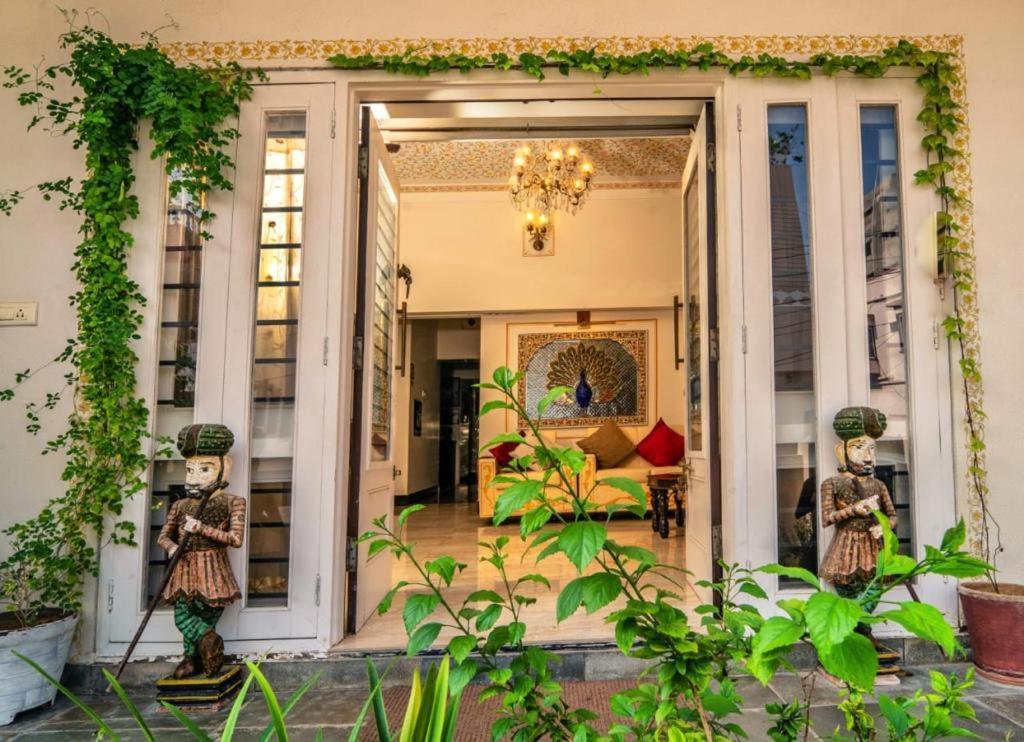 Santosh Villa - The House Of Antiques And Art Udaipur Extérieur photo