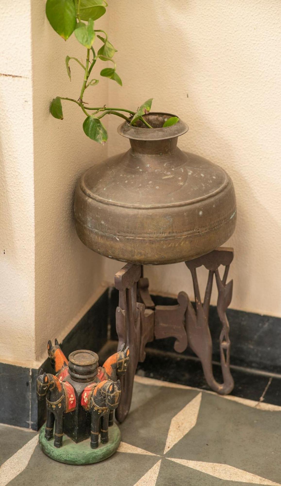 Santosh Villa - The House Of Antiques And Art Udaipur Extérieur photo