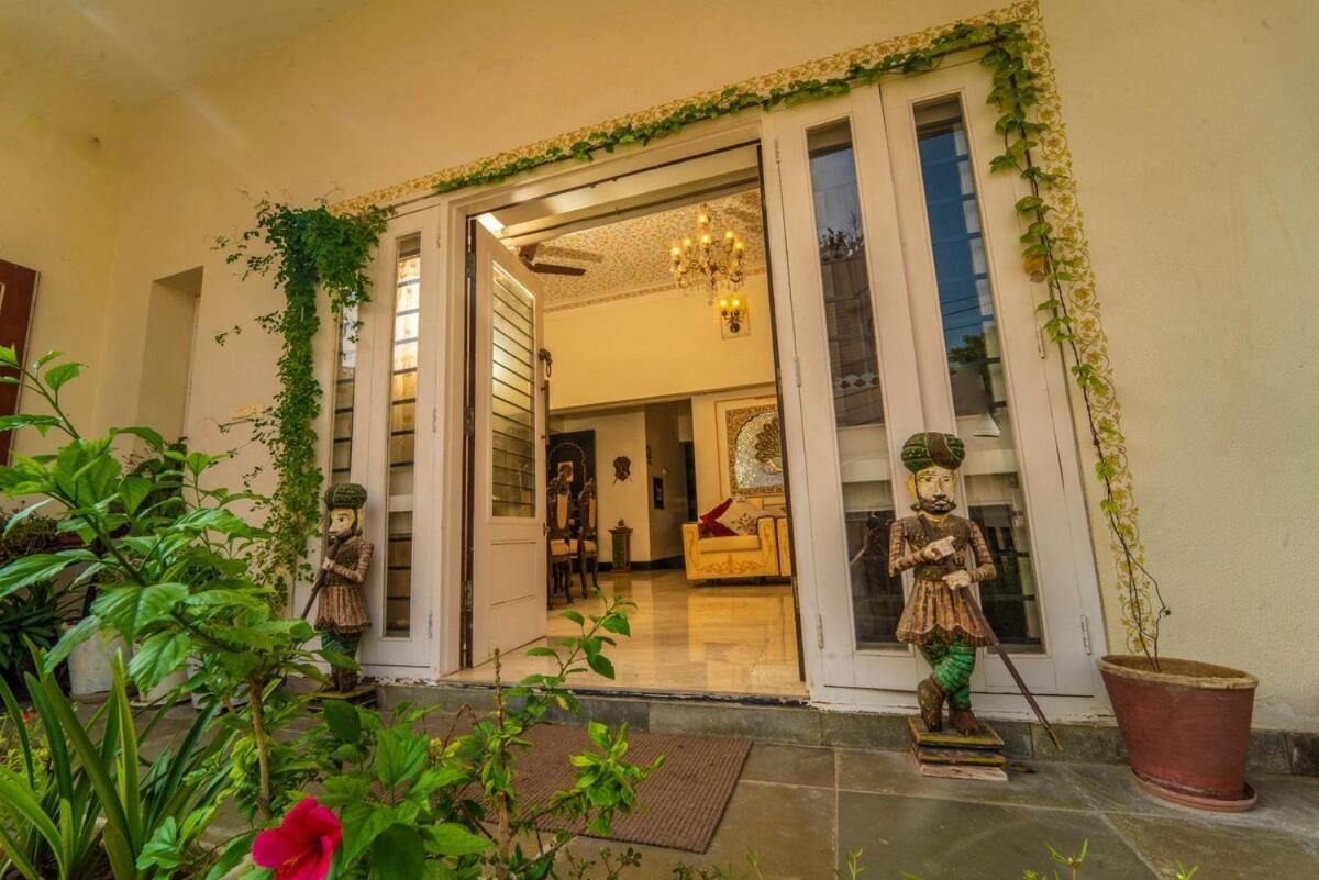 Santosh Villa - The House Of Antiques And Art Udaipur Extérieur photo