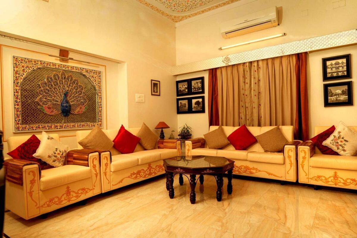 Santosh Villa - The House Of Antiques And Art Udaipur Extérieur photo