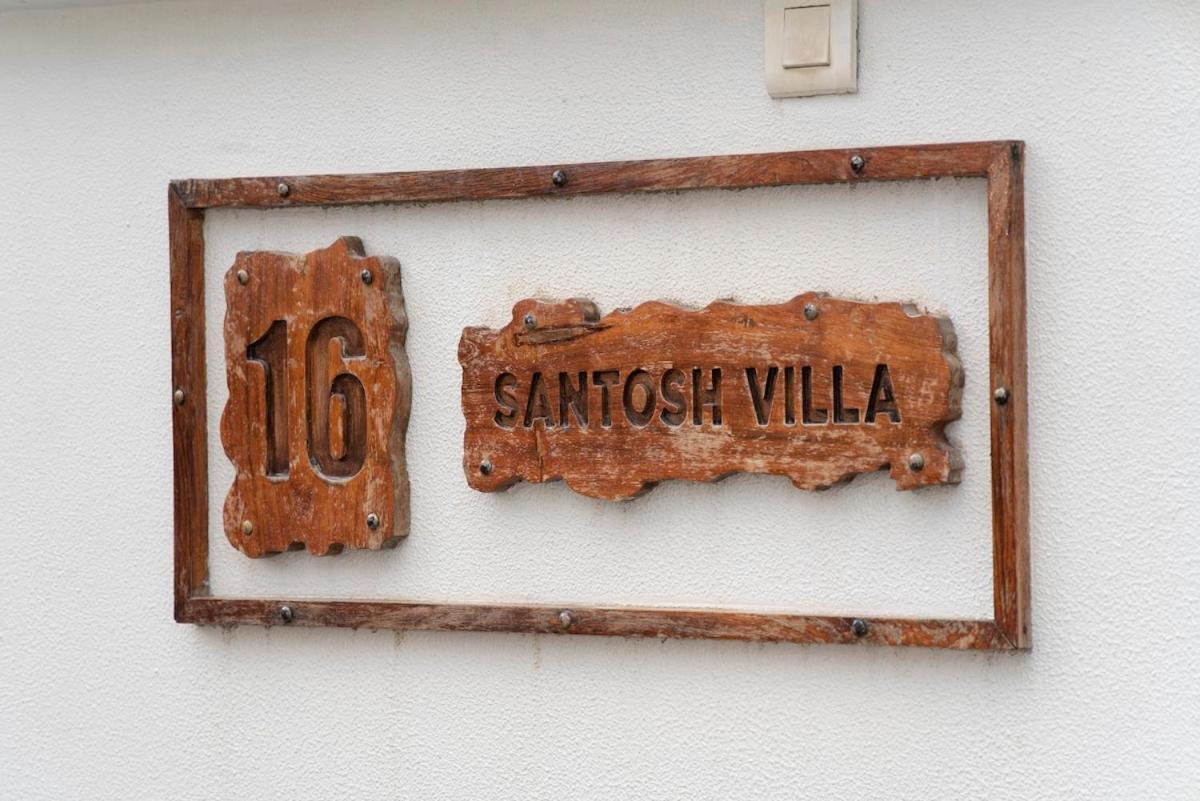 Santosh Villa - The House Of Antiques And Art Udaipur Extérieur photo